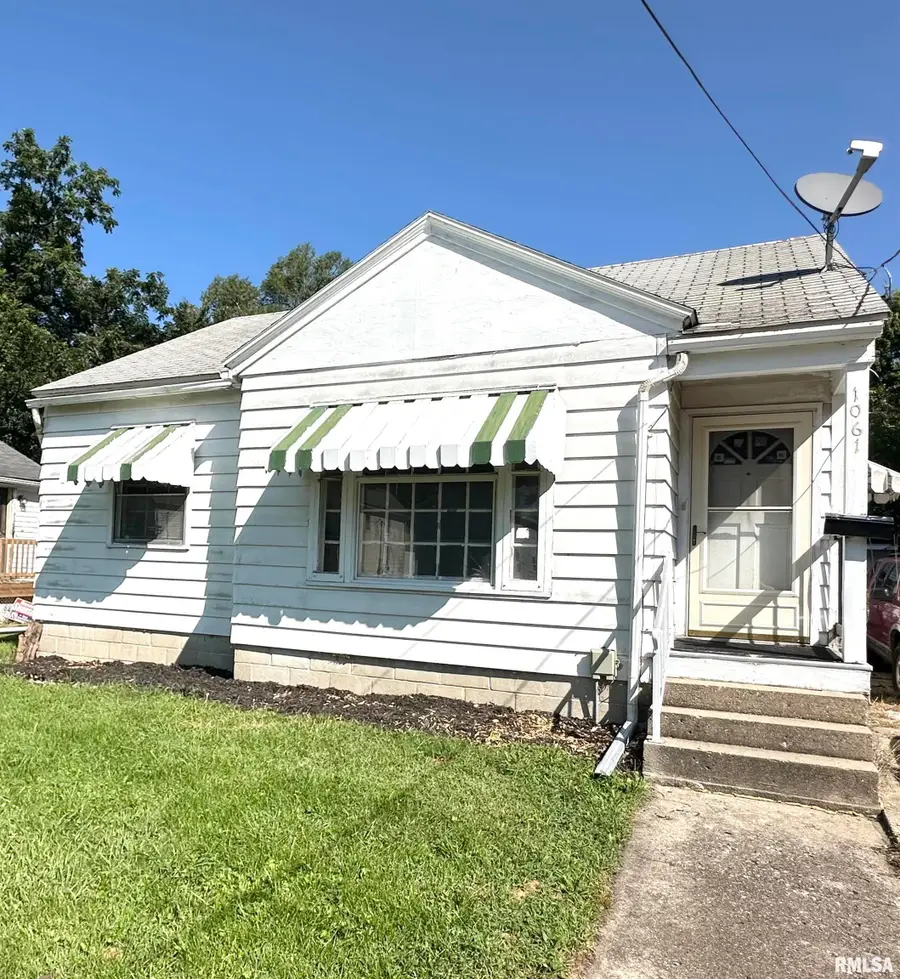 1061 E South Street, Galesburg, IL 61401 - #3