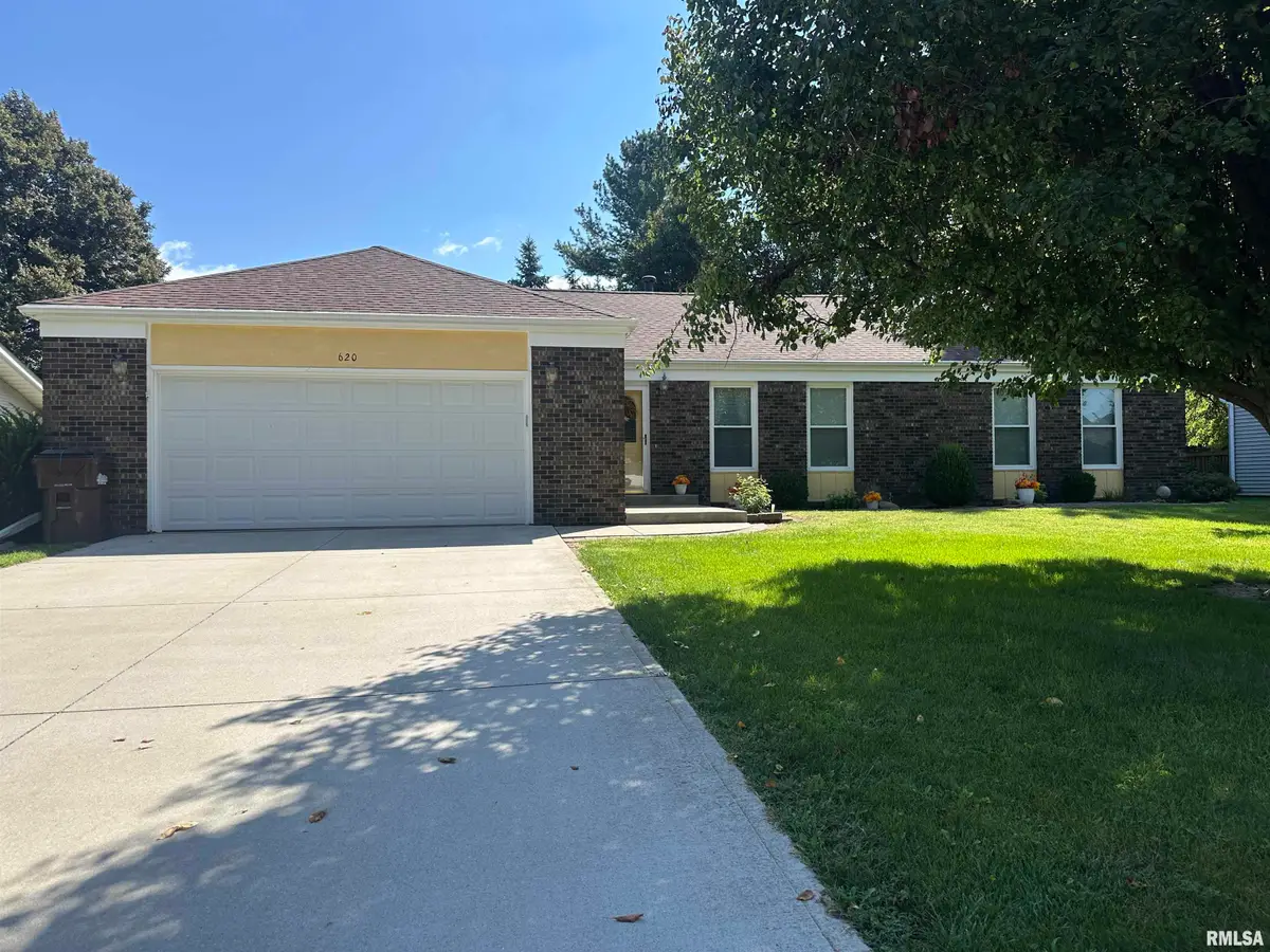 620 Blackhills Drive, Taylorville, IL 62568 - #1
