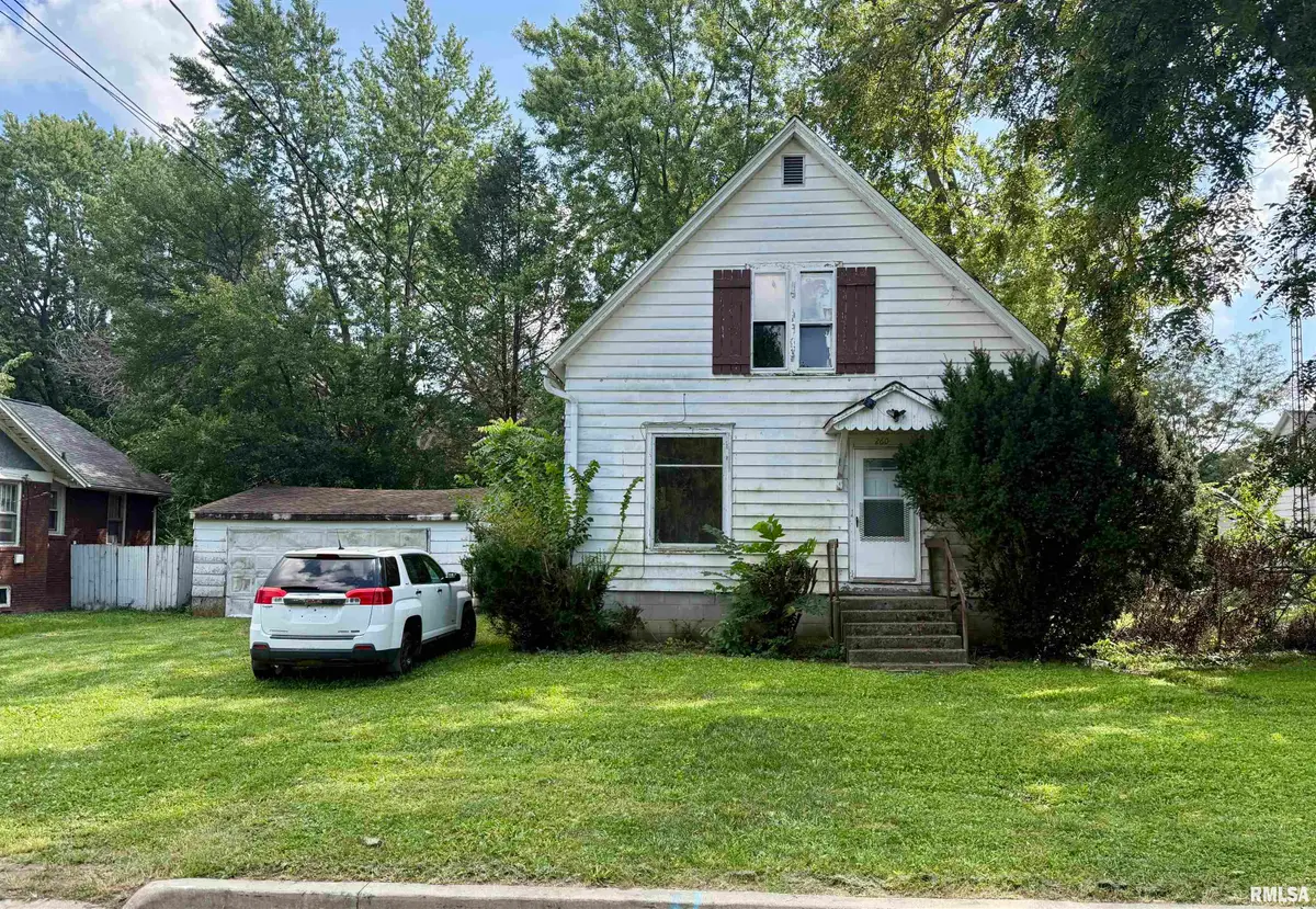 260 W 1st Street, Galesburg, IL 61401 - #1