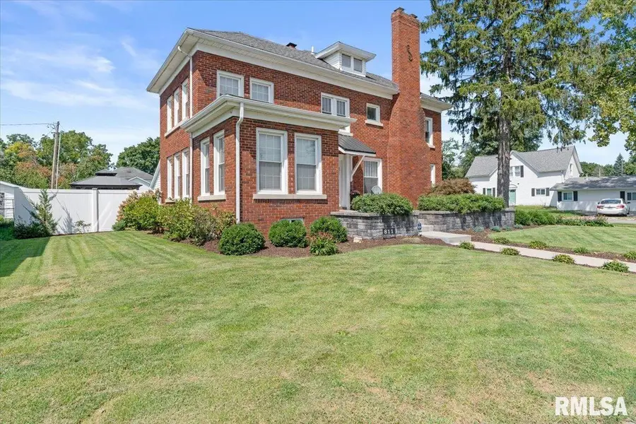 811 4th Street, Pawnee, IL 62558 - #2