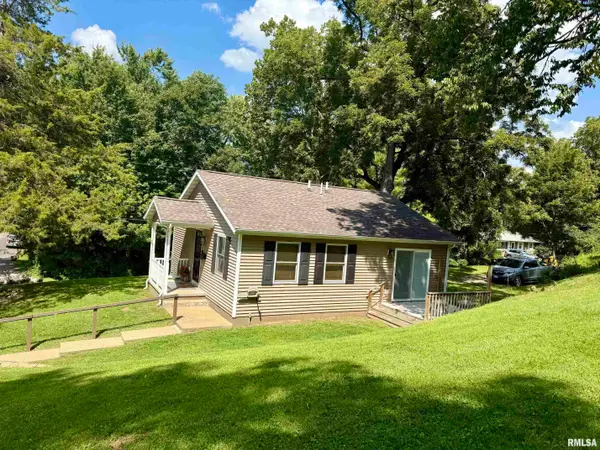 324 W Harris Street, Petersburg, IL 62675