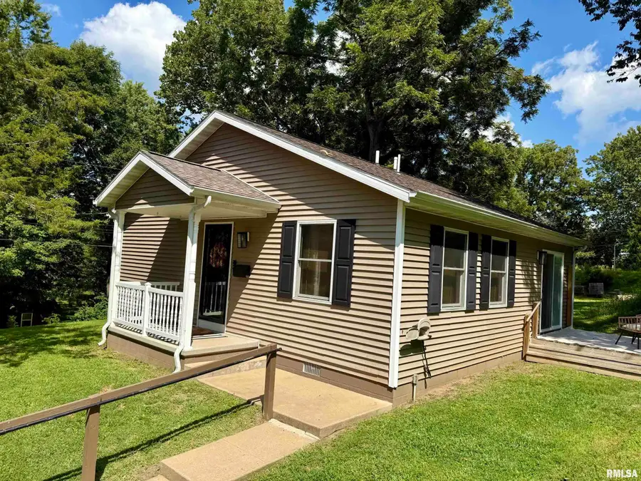 324 W Harris Street, Petersburg, IL 62675 - #2