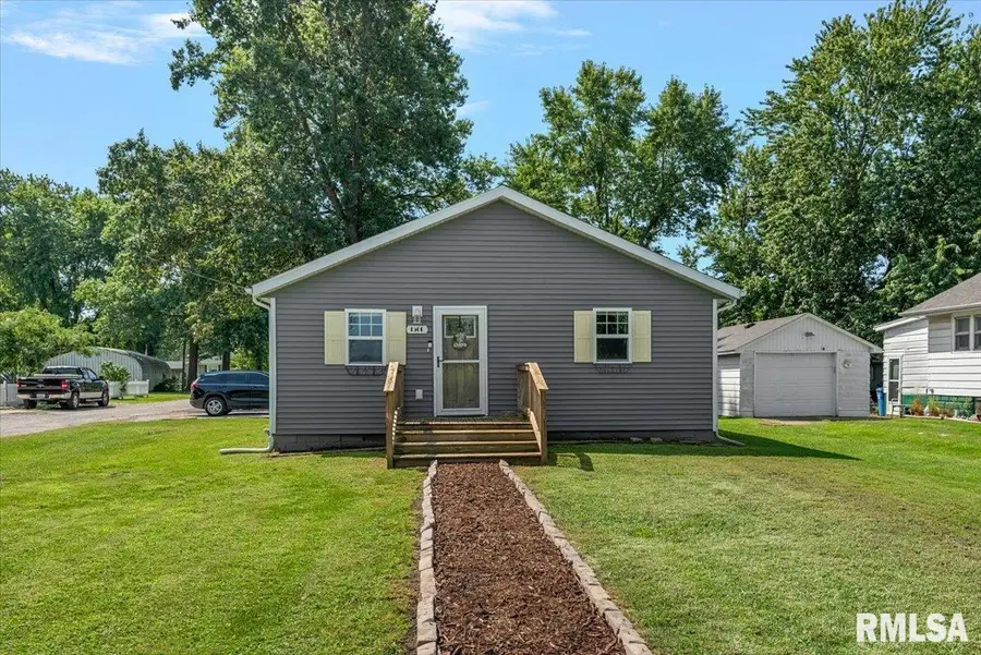 1500 W Gilpin Street, Taylorville, IL 62568 - #2