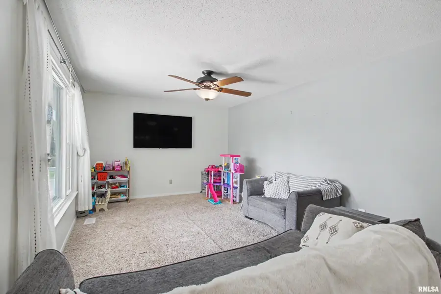3820 Stonegate Road, Quincy, IL 62305 - #3