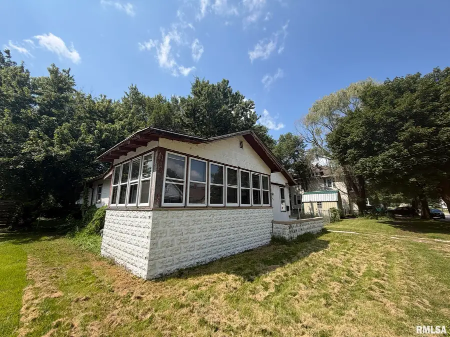 348 S Pearl Street, Galesburg, IL 61401 - #3
