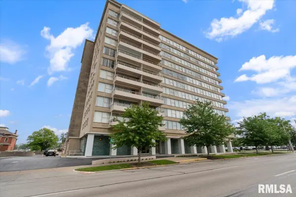 718 S 7th Street #207, Springfield, IL 62703