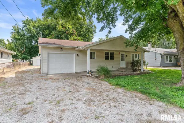 600 High School Street, Divernon, IL 62530