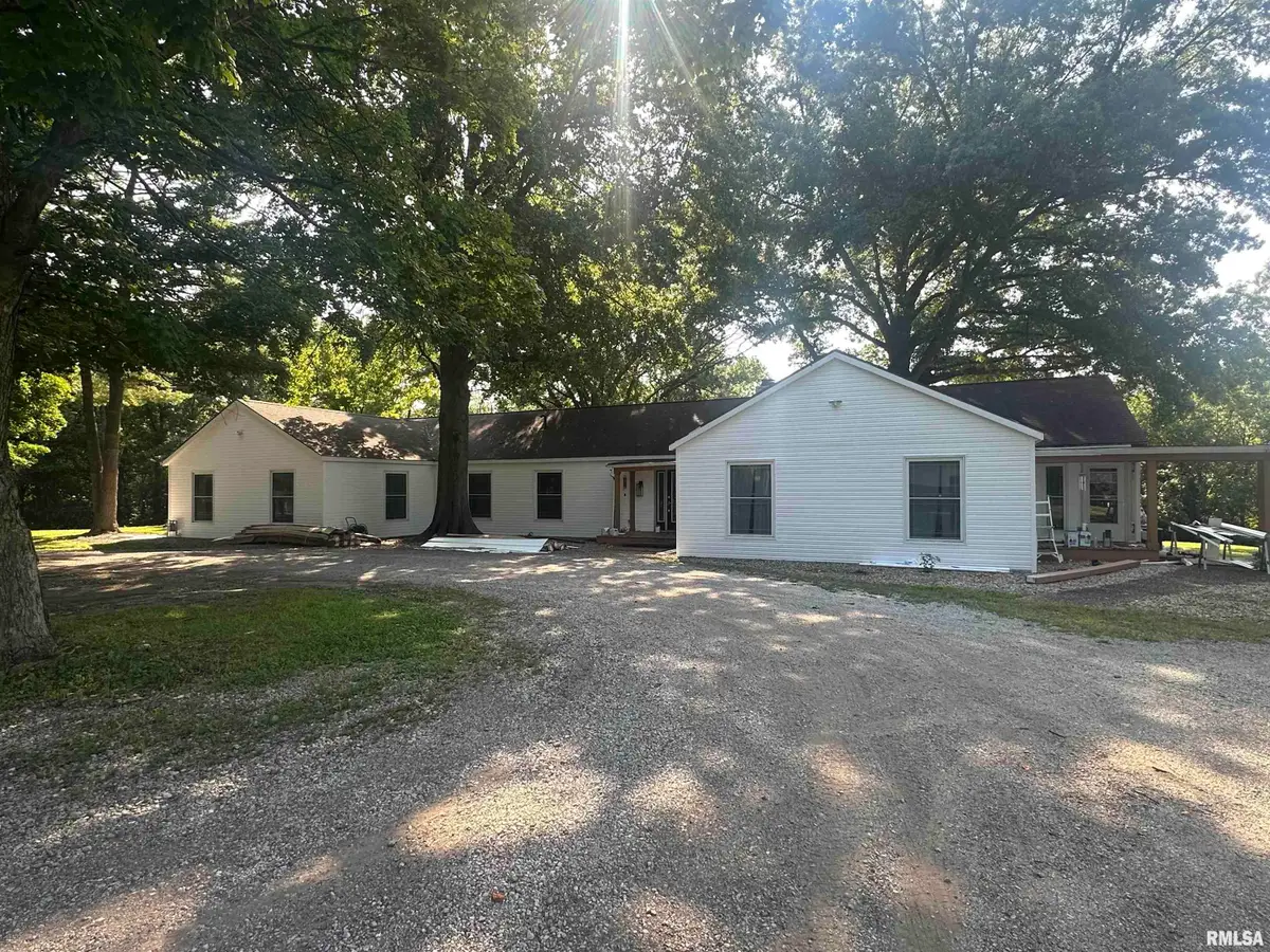 2700 Lincoln Trail, Taylorville, IL 62568 - #1