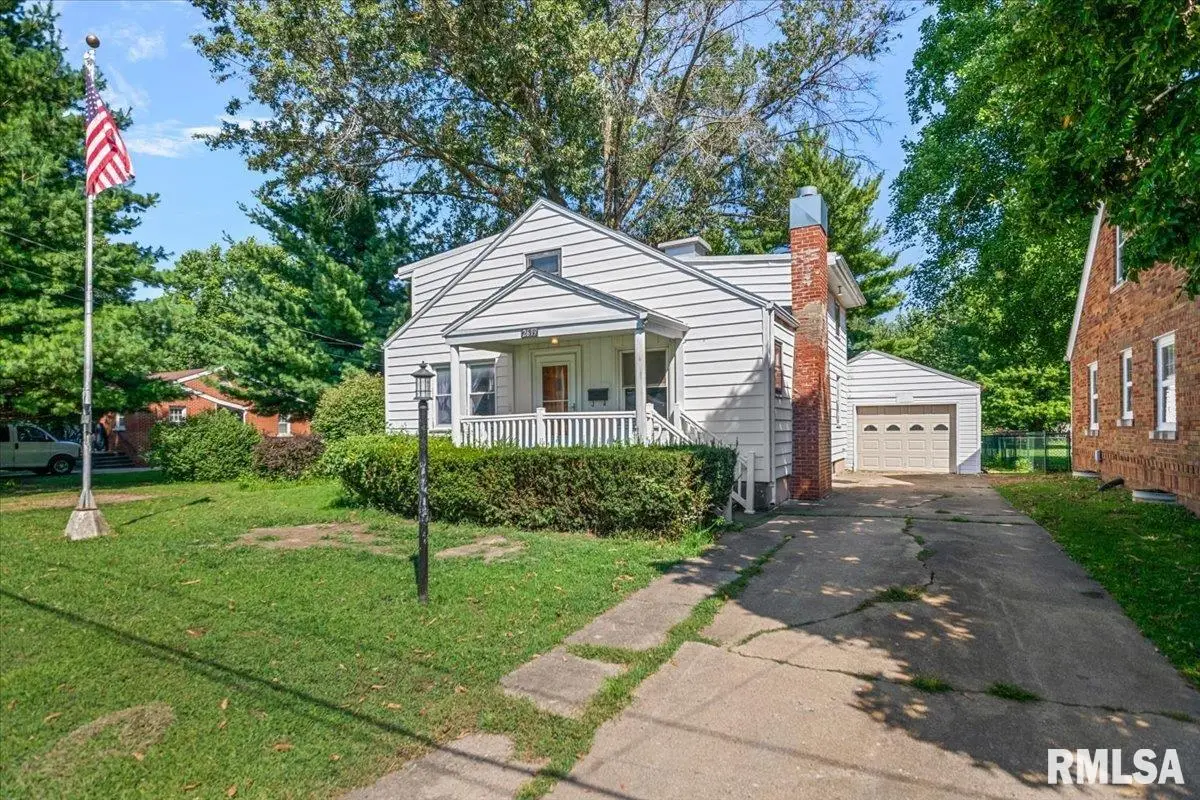 2619 E Keys Avenue, Grandview, IL 62702 - #1