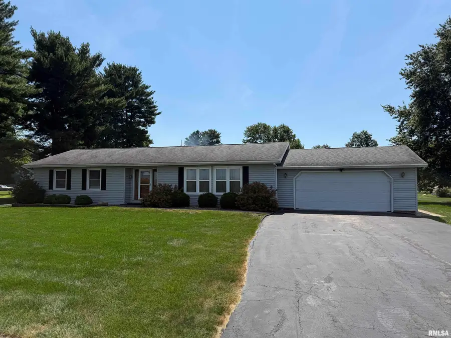 425 W Apple Street, Kirkwood, IL 61447 - #2