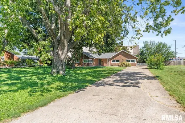 2952 S 5th Street, Springfield, IL 62703