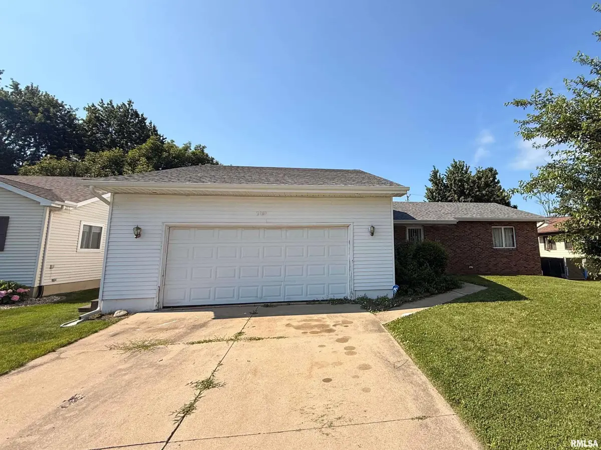 2099 Barding Avenue, Decatur, IL 62526 - #1