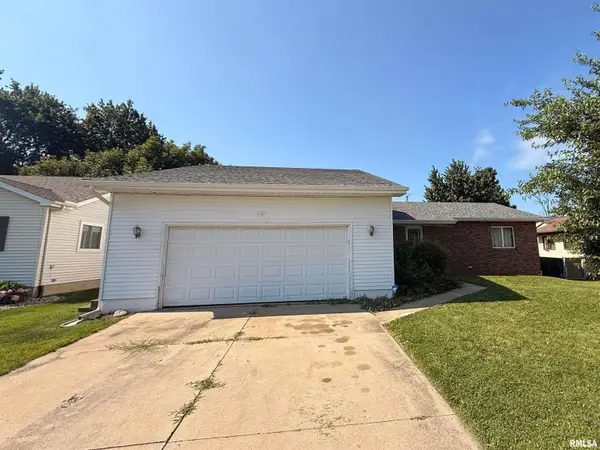 2099 Barding Avenue, Decatur, IL 62526