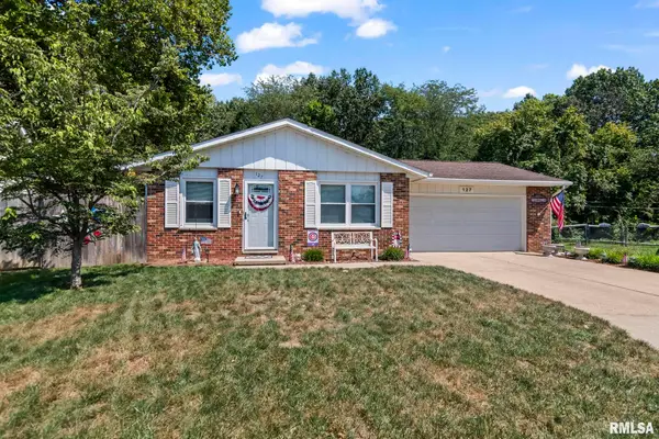 127 E Hawkeye Way, Springfield, IL 62707-8534