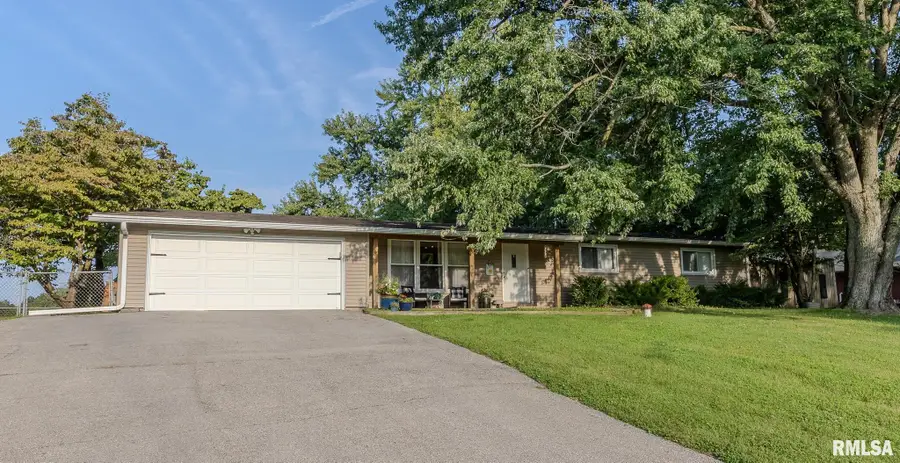 15556 N Park Place, Petersburg, IL 62675 - #2