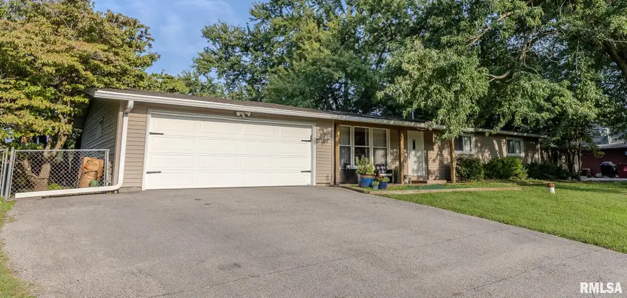 15556 N Park Place, Petersburg, IL 62675 - #3