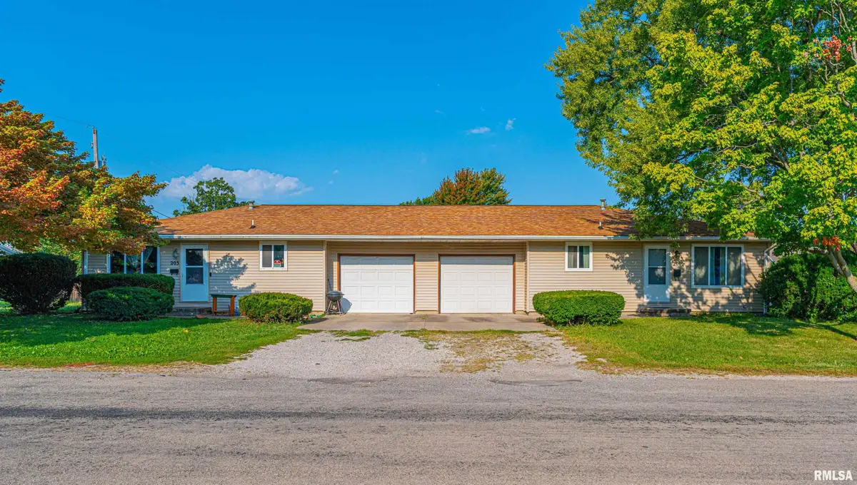 201 S Madison Street, Lincoln, IL 62656 - #1