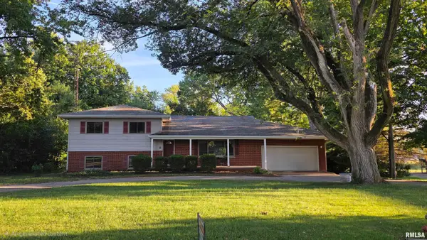 8 Pajim Lane, Springfield, IL 62712