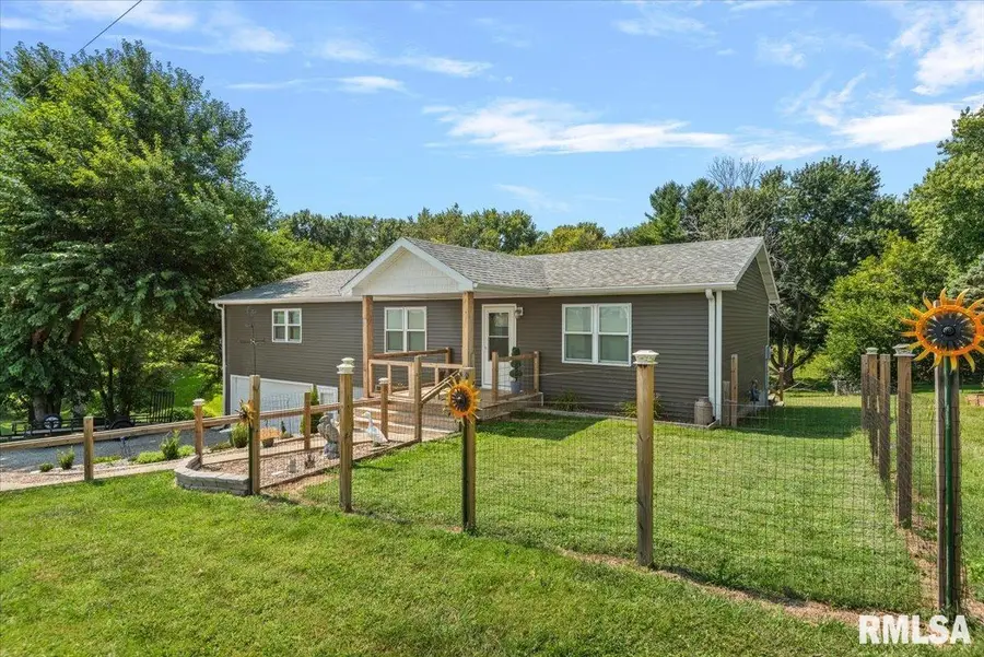 1607 Vineyard Hills Road, Petersburg, IL 62675 - #2