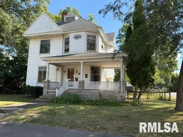302 E Market Street, Taylorville, IL 62568 - #1