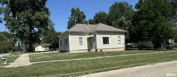 421 W 3rd Street, Taylorville, IL 62568