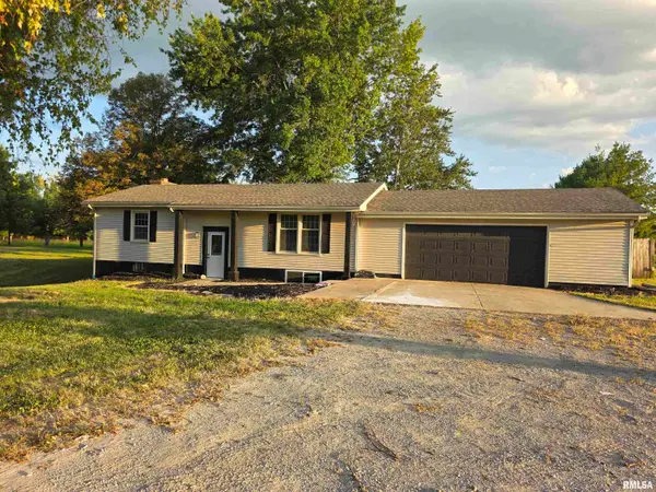 19931 State Highway 123 Highway, Petersburg, IL 62675