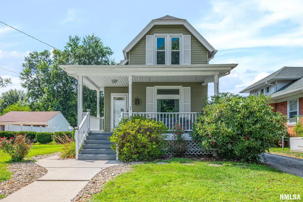 1048 Beecher Avenue, Galesburg, IL 61401 - #1