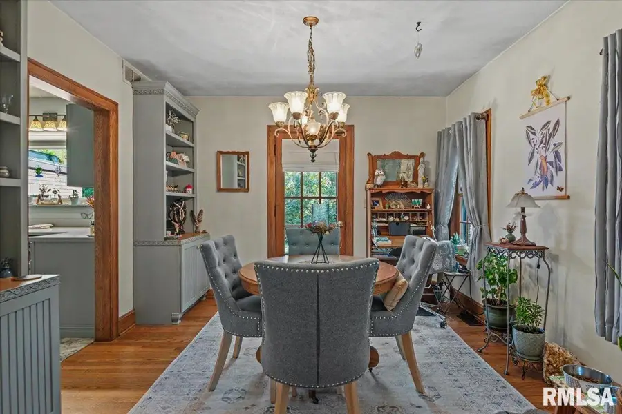 212 S 8th Street, Riverton, IL 62561 - #2