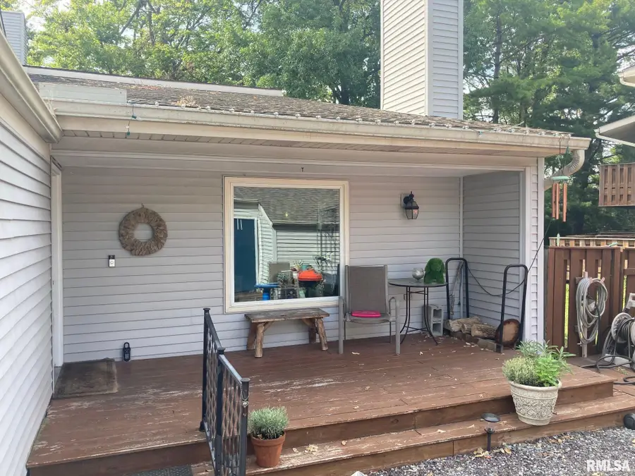 82 Country Place, Springfield, IL 62703 - #2