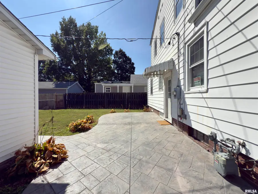2416 S 5th Street, Springfield, IL 62703 - #2