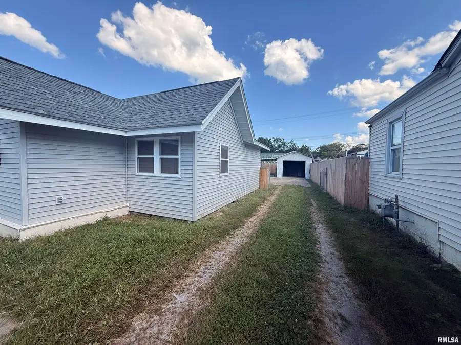 2716 S Walnut Street, Springfield, IL 62704 - #2