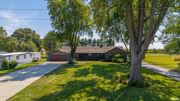 440 E Walnut Street, Dawson, IL 62520