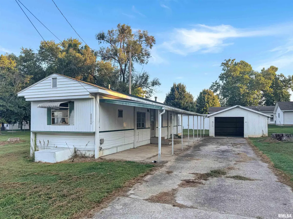 109 W 2nd Street, Versailles, IL 62378 - #1