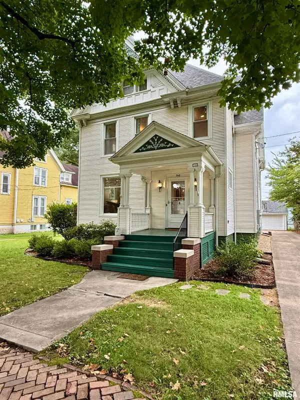 748 Bateman Street, Galesburg, IL 61401