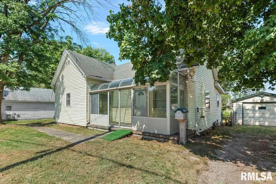 1409 E Main Cross Street, Taylorville, IL 62568 - #2