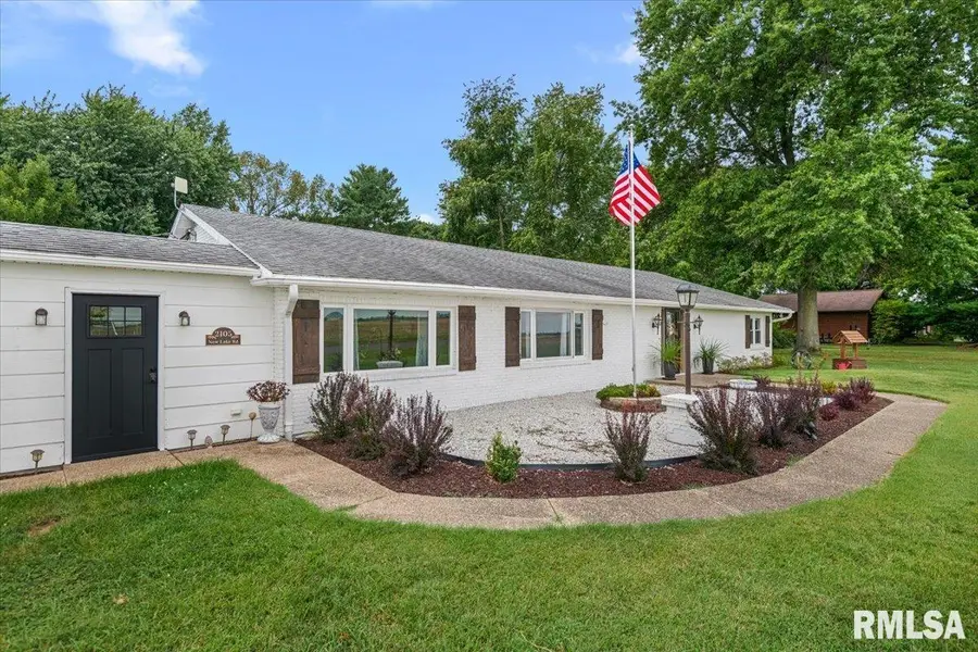 2105 New Lake Road, Jacksonville, IL 62650 - #2