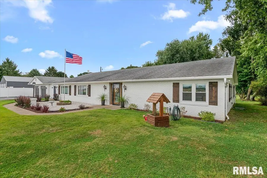 2105 New Lake Road, Jacksonville, IL 62650 - #3