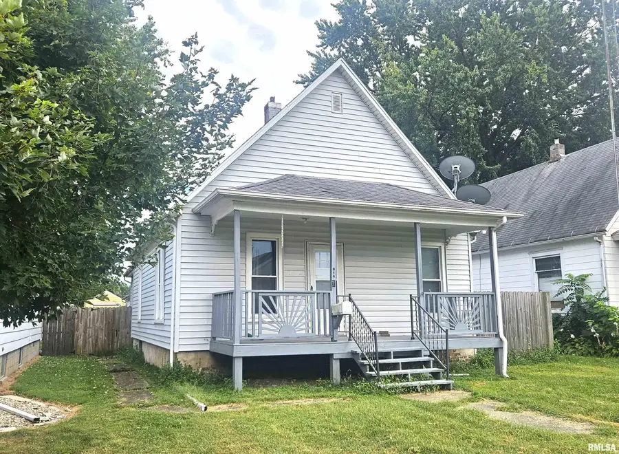 814 N Mclean Street, Lincoln, IL 62656 - #2