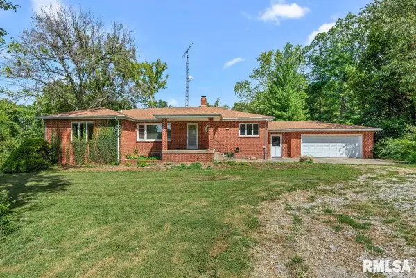 4107 Lincoln Trail, Taylorville, IL 62568