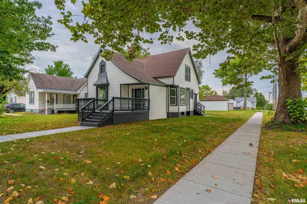403 Wyatt Avenue, Lincoln, IL 62656