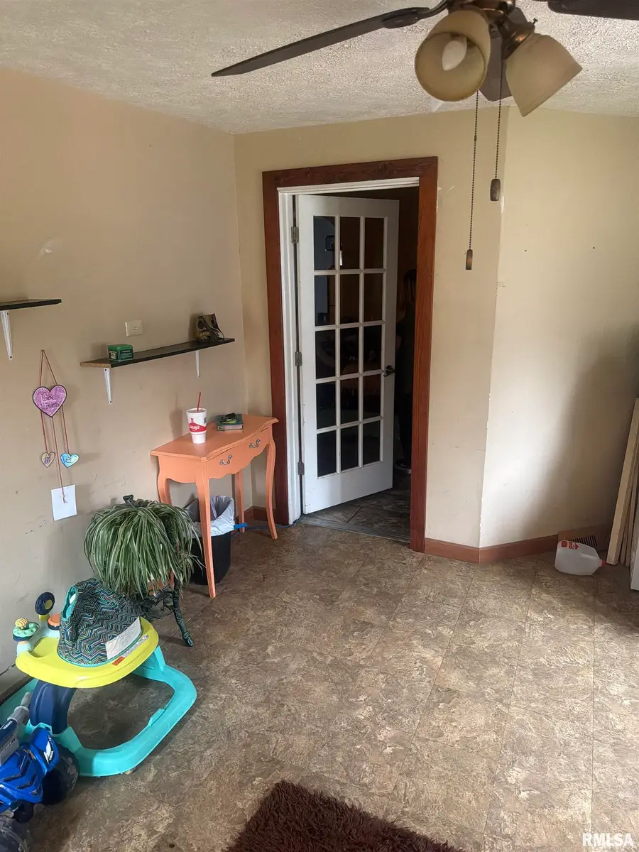 506 W Madison Street, Athens, IL 61613 - #2