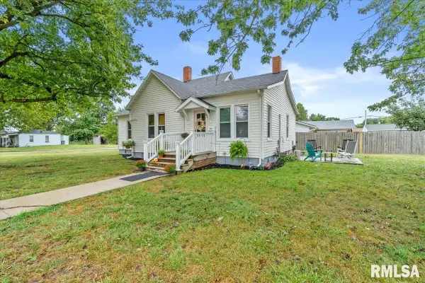 204 N Emmett Street, Virden, IL 62690