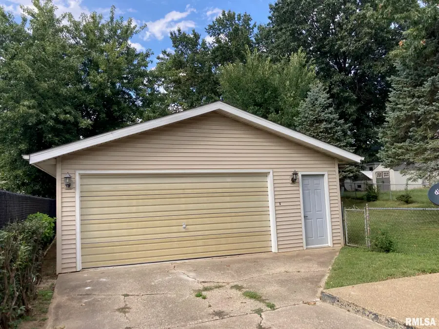 217 Willow Lane, Springfield, IL 62707 - #3
