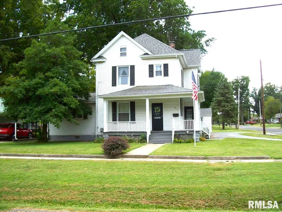 401 E Superior Avenue, Jacksonville, IL 62650 - #2