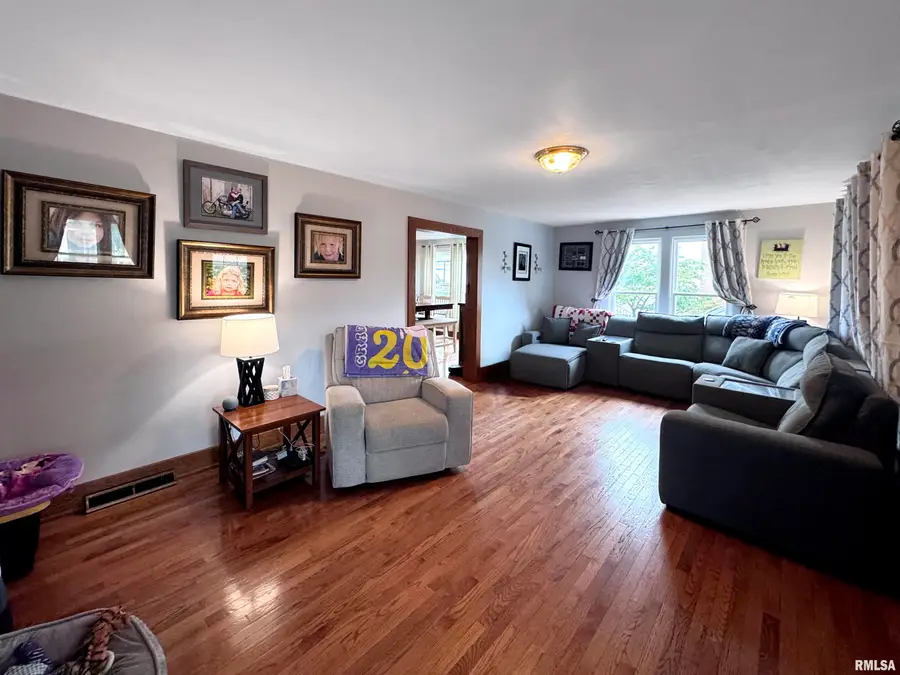 339 W Lafayette Street, Rushville, IL 62681 - #2