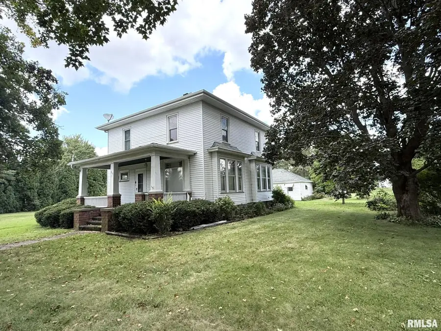 215 S East Street, Kirkwood, IL 61447 - #2