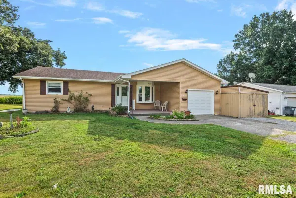 402 S Curtiss Street, Waverly, IL 62692