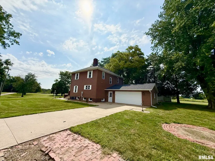 23478 Indian Point Avenue, Petersburg, IL 62675 - #2