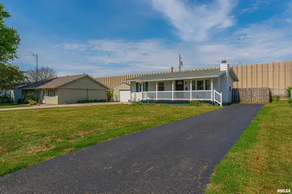 320 Welch Drive, Lincoln, IL 62656