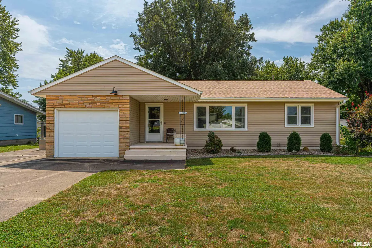 1515 E High Street, Mason City, IL 62664 - #1